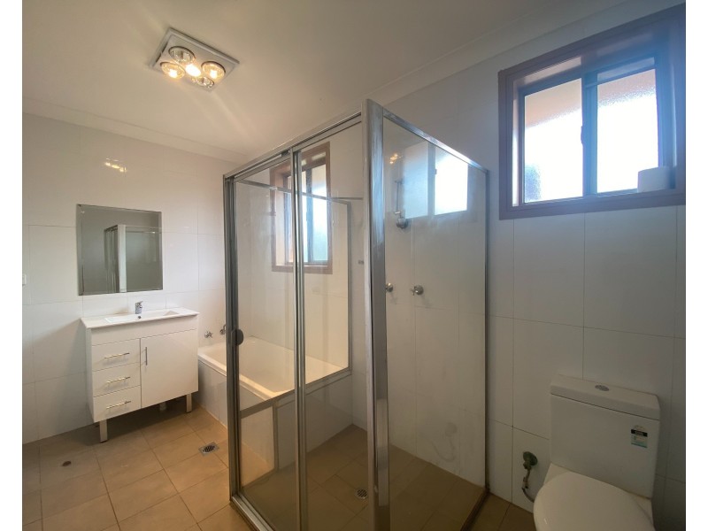 209 Wentworth Av, Pendle Hill NSW 2145