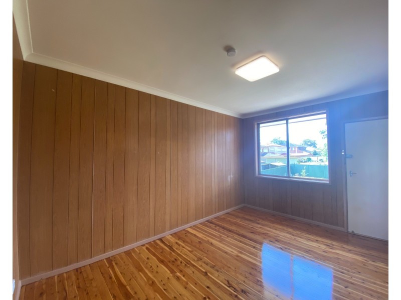 209 Wentworth Av, Pendle Hill NSW 2145