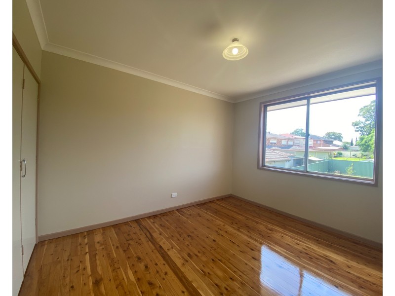 209 Wentworth Av, Pendle Hill NSW 2145