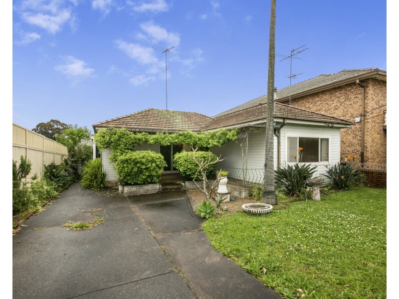 36 Centenary Rd, Merrylands NSW 2160