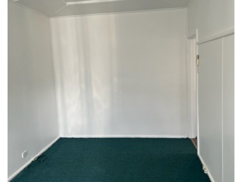 1/13 Shackel Av, Old Guildford NSW 2161