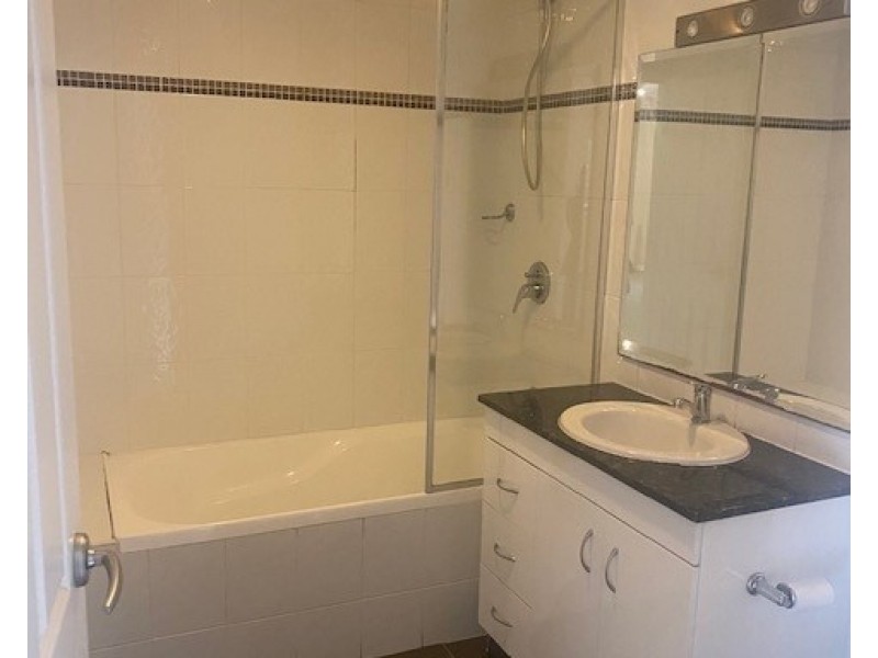 1/8 Refractory Ct, Holroyd NSW 2142