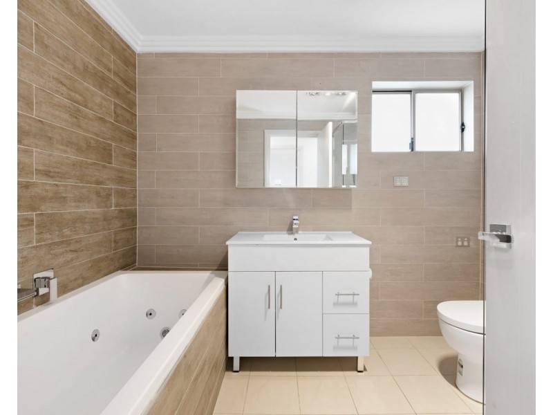 1 Lowana Av, Merrylands NSW 2160