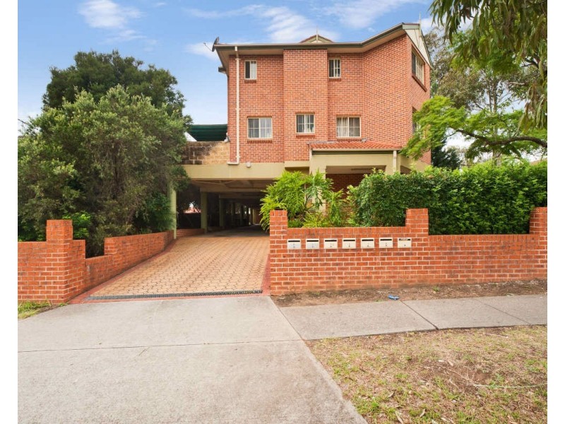 1/10 Addlestone Rd, Merrylands NSW 2160