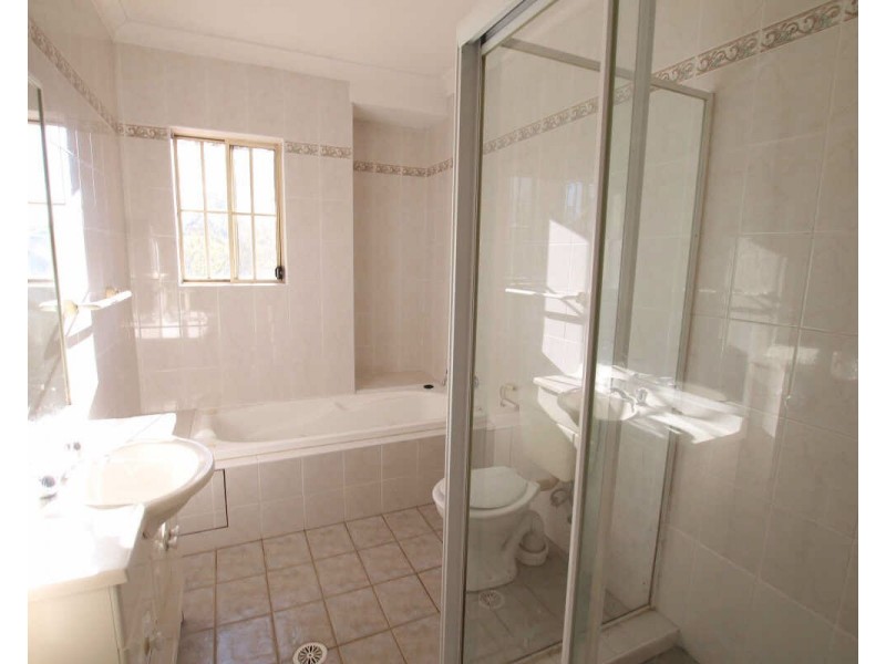 1/10 Addlestone Rd, Merrylands NSW 2160