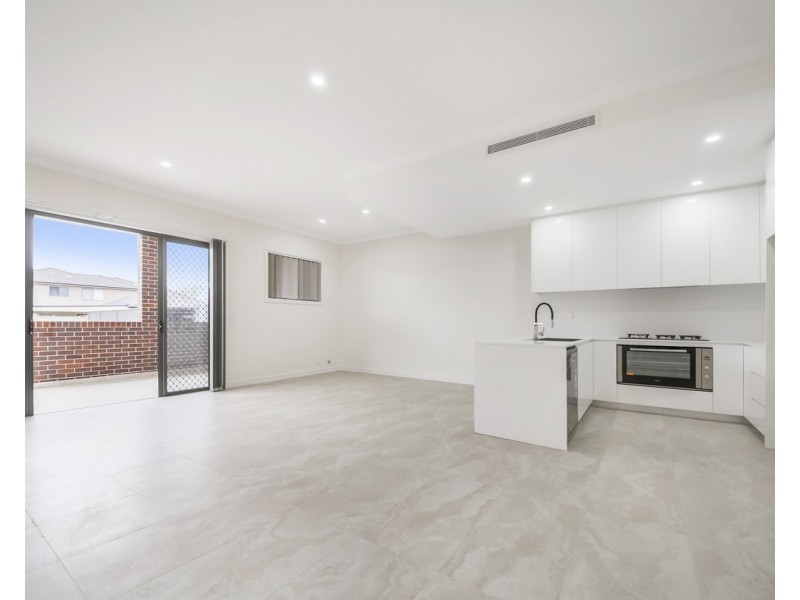 76a Hilltop Rd, Merrylands NSW 2160