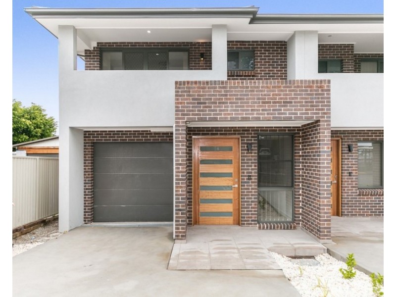 76a Hilltop Rd, Merrylands NSW 2160