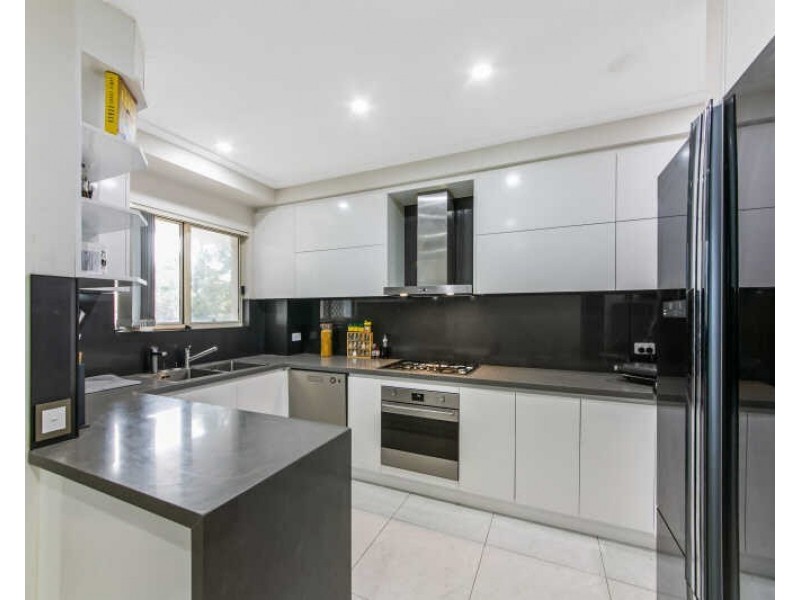 15/12-14 Benedict Ct, Holroyd NSW 2142