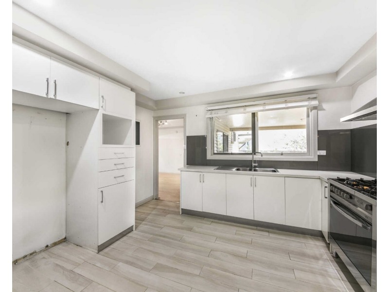 10 Vale St, Woodpark NSW 2164