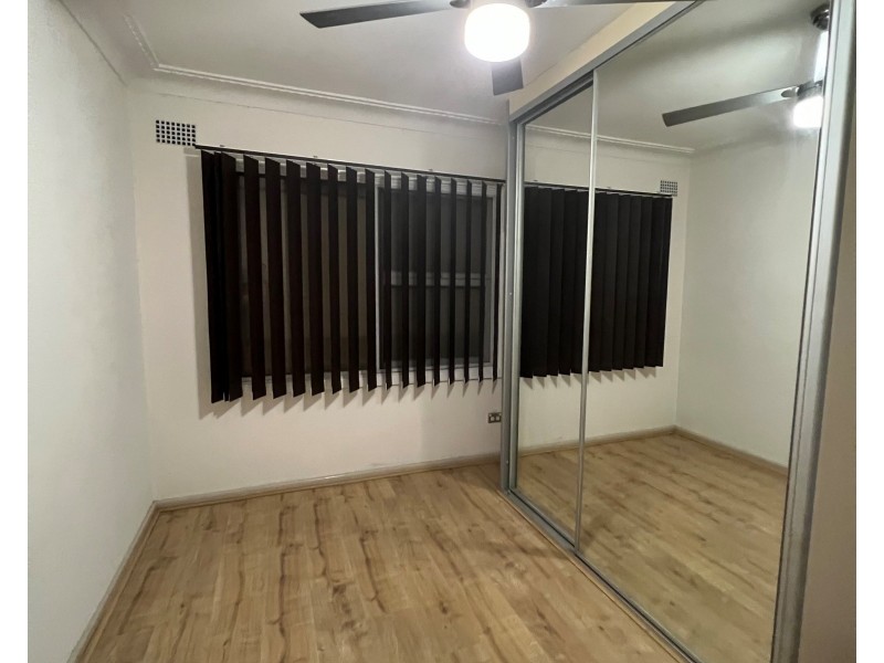 10 Vale St, Woodpark NSW 2164