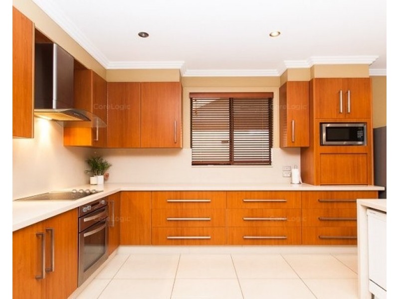 7 Flamingo Pl, Pendle Hill NSW 2145