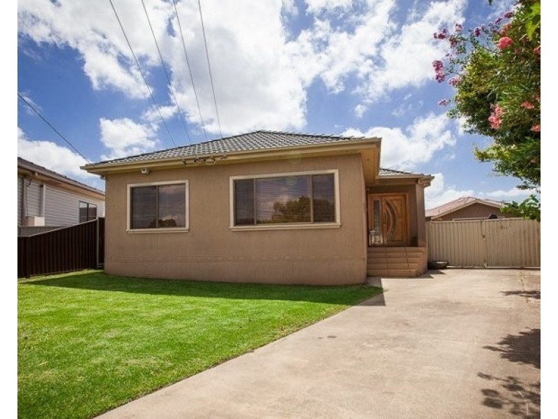 7 Flamingo Pl, Pendle Hill NSW 2145