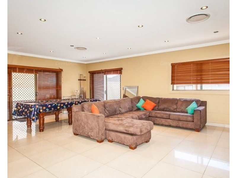 7 Flamingo Pl, Pendle Hill NSW 2145