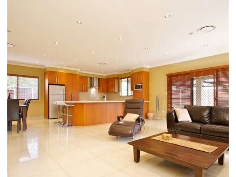 7 Flamingo Pl, Pendle Hill NSW 2145