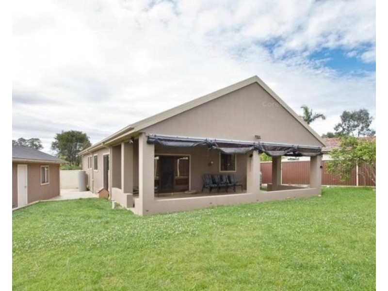 7 Flamingo Pl, Pendle Hill NSW 2145