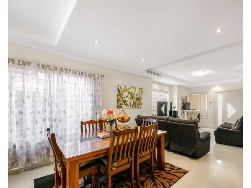 50 Ringrose Av, Greystanes NSW 2145
