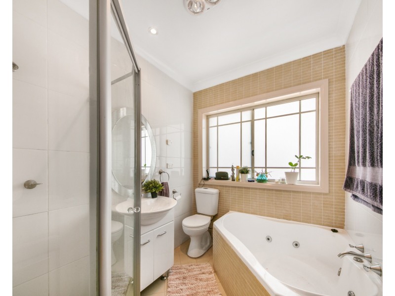 50 Ringrose Av, Greystanes NSW 2145