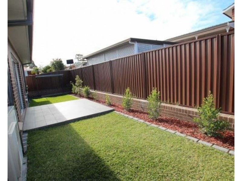 33A Ettalong Rd, Greystanes NSW 2145