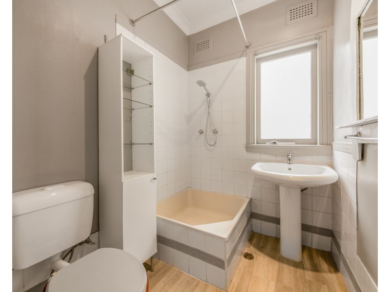 19 Queen St, Guildford West NSW 2161