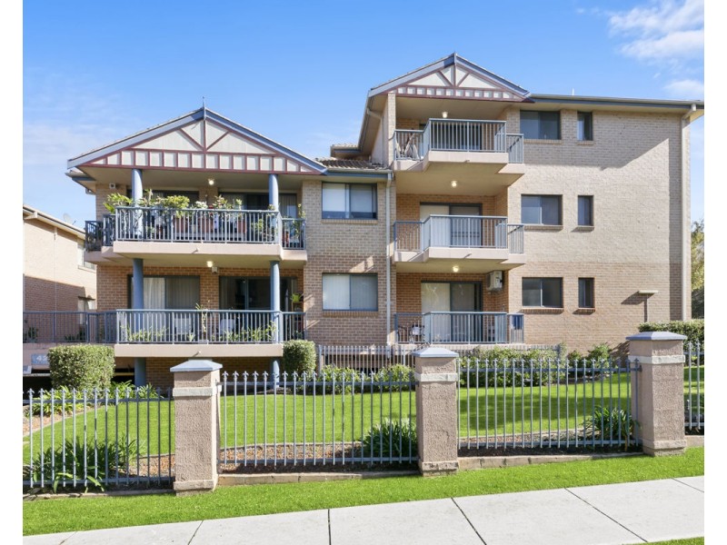 8/42-46 Treves Street, Merrylands NSW 2160