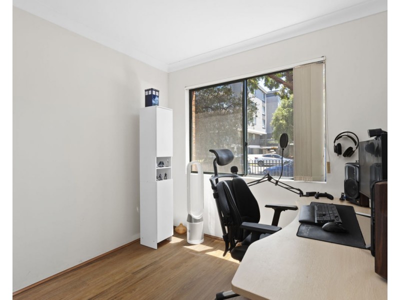 8/42-46 Treves Street, Merrylands NSW 2160