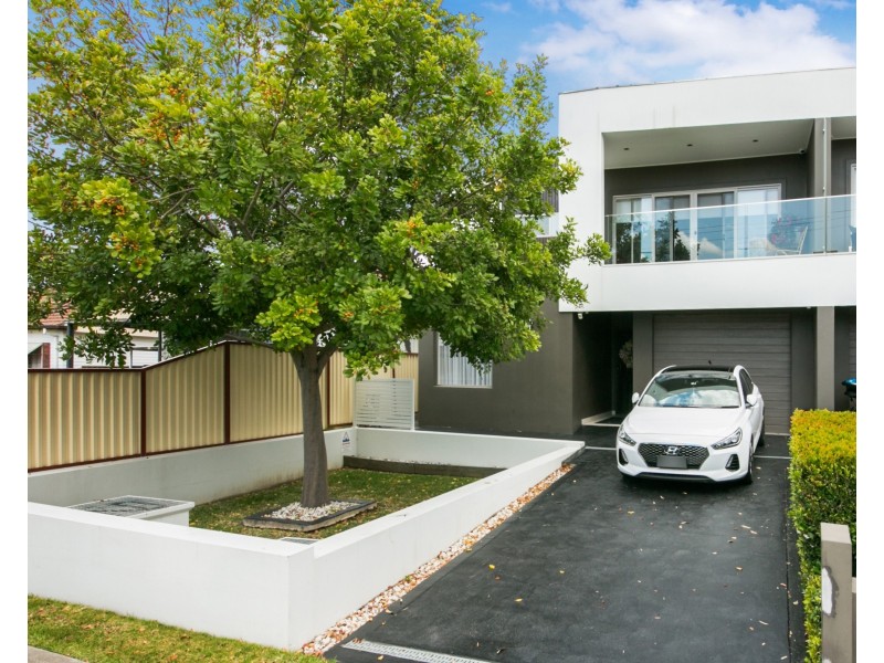 52 Irrigation Rd, Merrylands NSW 2160