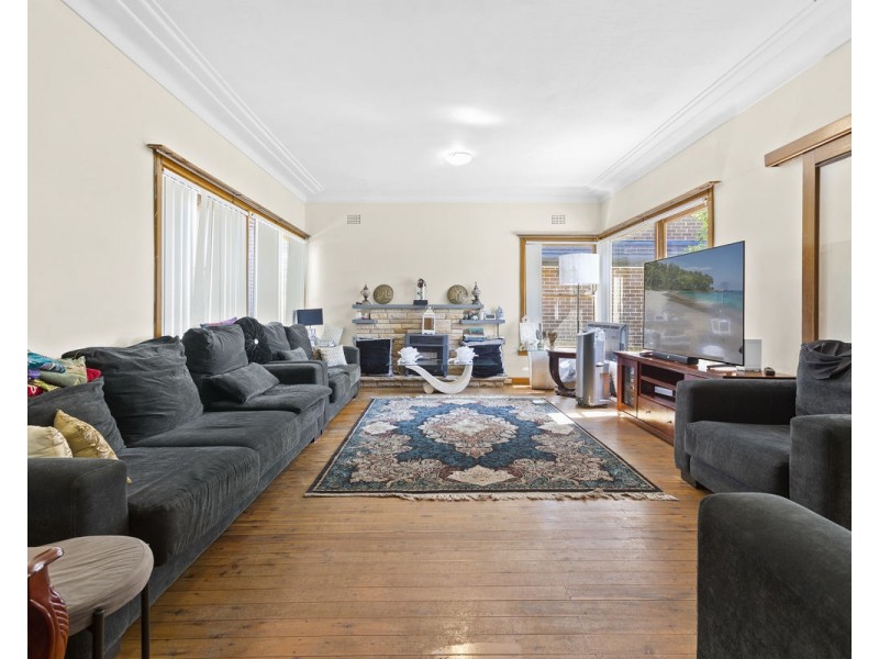 17 Bury Road, Guildford NSW 2161