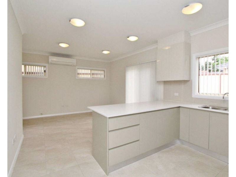 20A Rhodes Av, Guildford NSW 2161