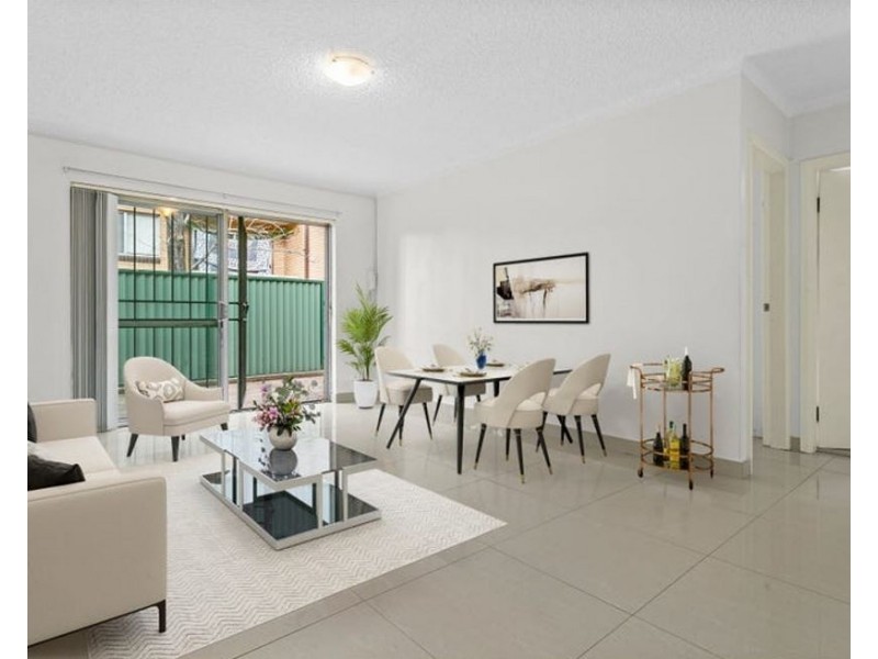 2/44 Birmingham St, Merrylands NSW 2160