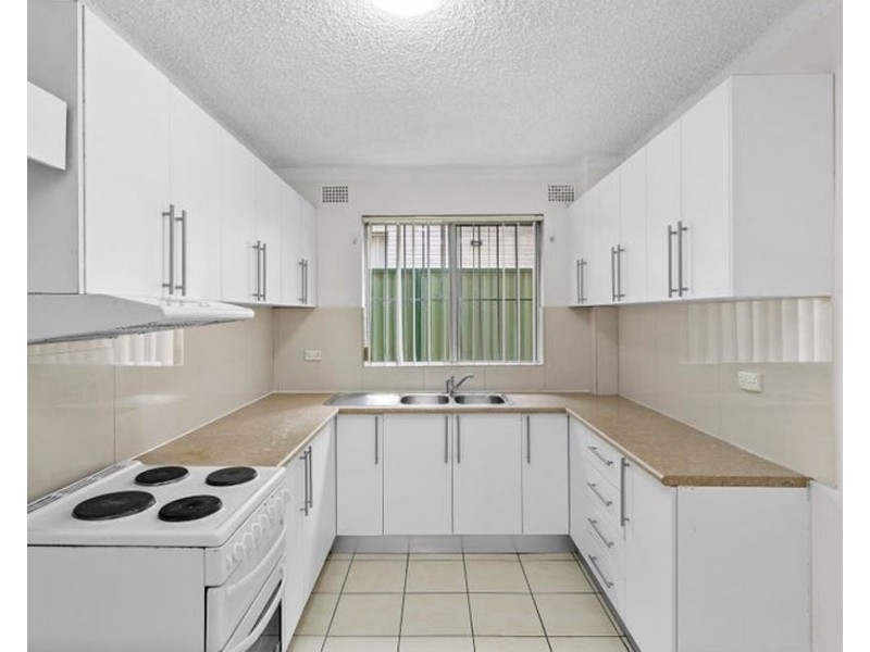 2/44 Birmingham St, Merrylands NSW 2160