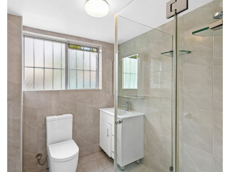 2/44 Birmingham St, Merrylands NSW 2160