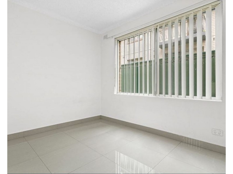 2/44 Birmingham St, Merrylands NSW 2160