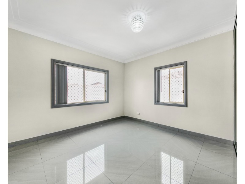 32 Baker St, Merrylands NSW 2160