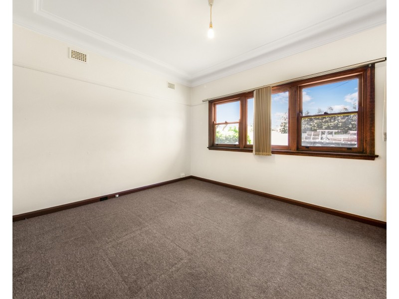 38 Blackwood Rd, Merrylands NSW 2160