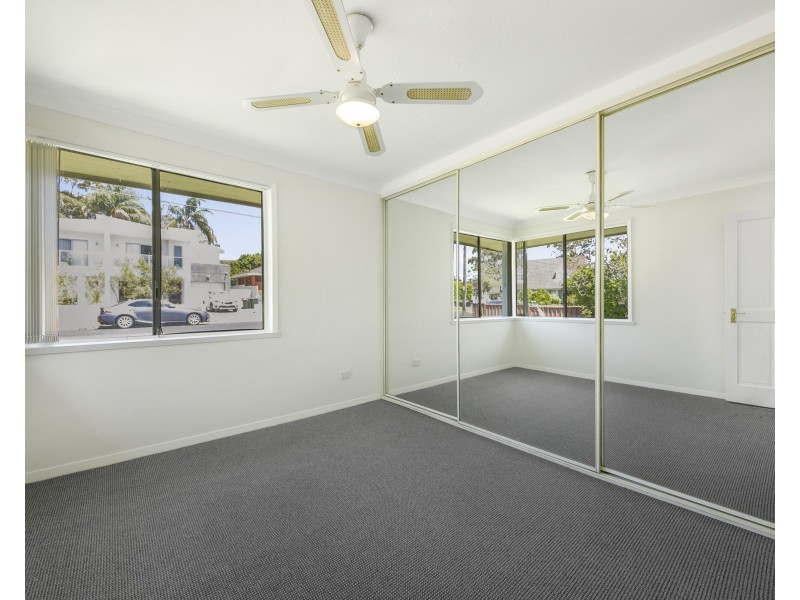 8 Adrian Pl, Greystanes NSW 2145