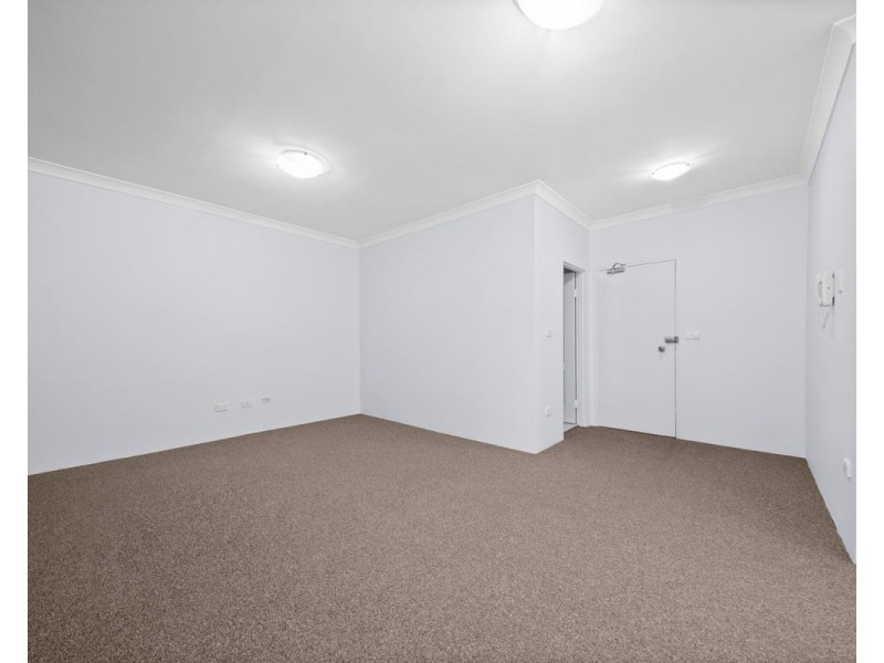 12/38 Memorial Av, Merrylands NSW 2160