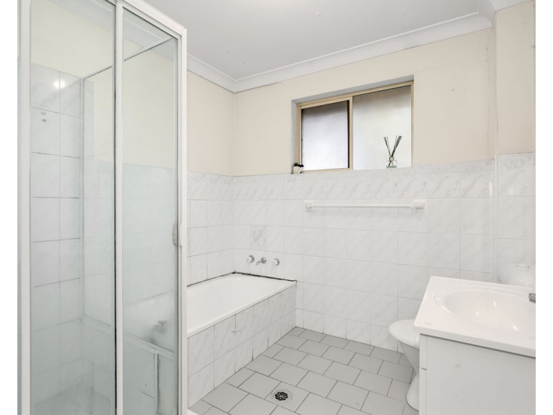 8/36-40 Newman Street, Merrylands NSW 2160