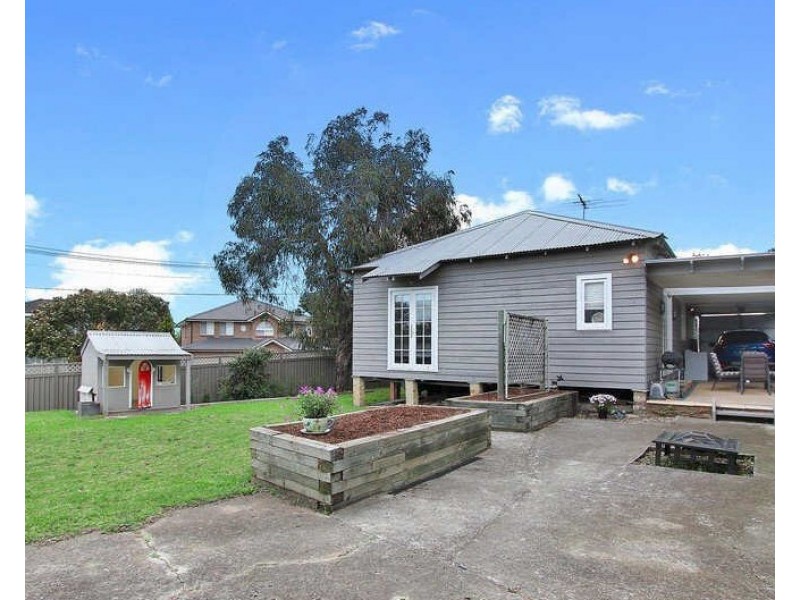 128 Braeside Rd, Greystanes NSW 2145