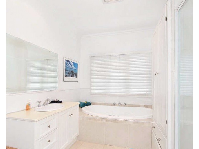 128 Braeside Rd, Greystanes NSW 2145