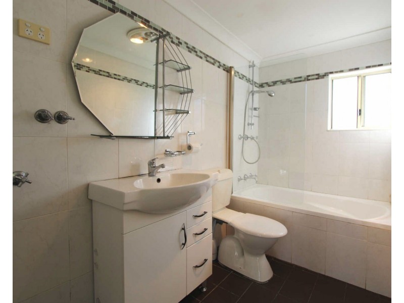 120 Chetwynd Rd, Merrylands NSW 2160