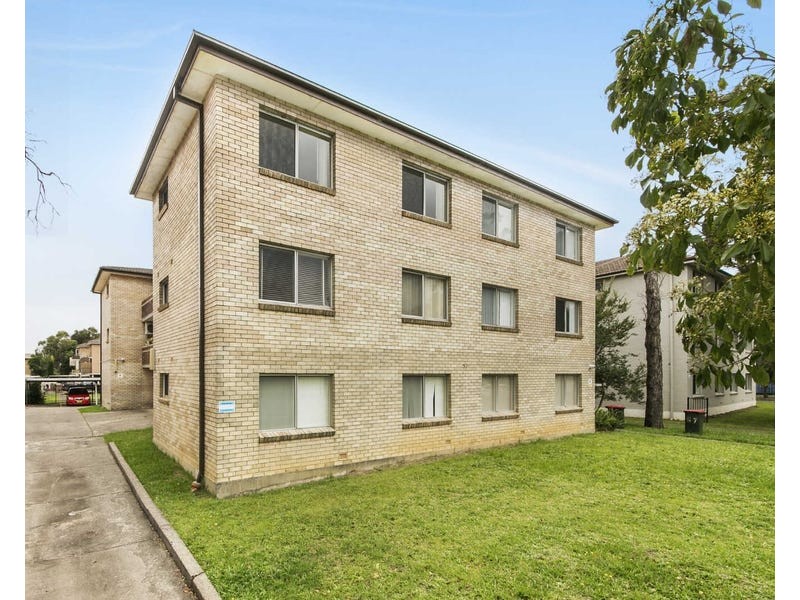 8/57 St Ann St, Merrylands NSW 2160