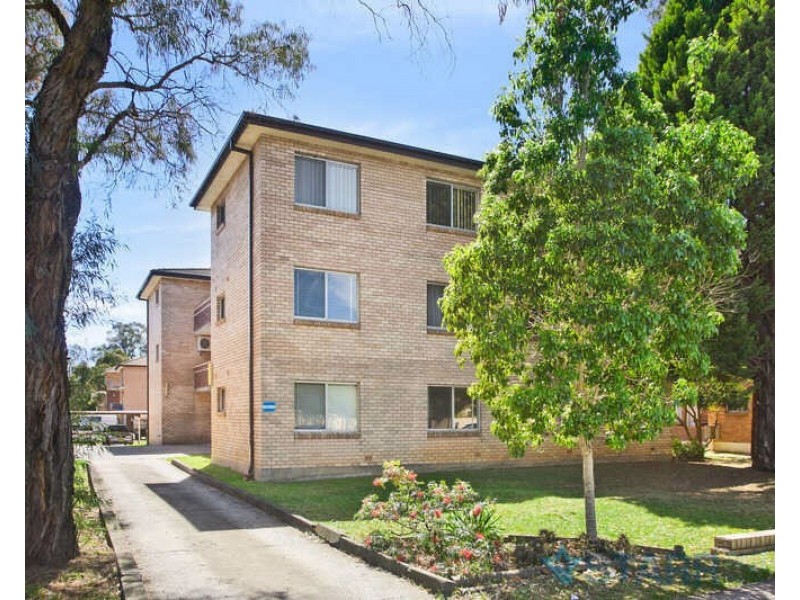 2/57 St Ann St, Merrylands NSW 2160