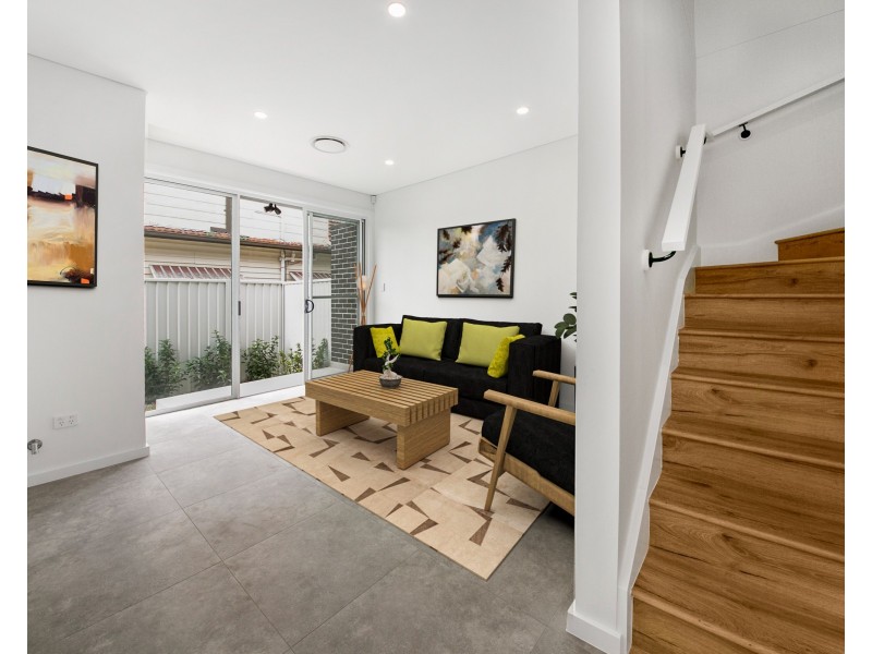 2/118 Centenary Rd, South Wentworthville NSW 2145