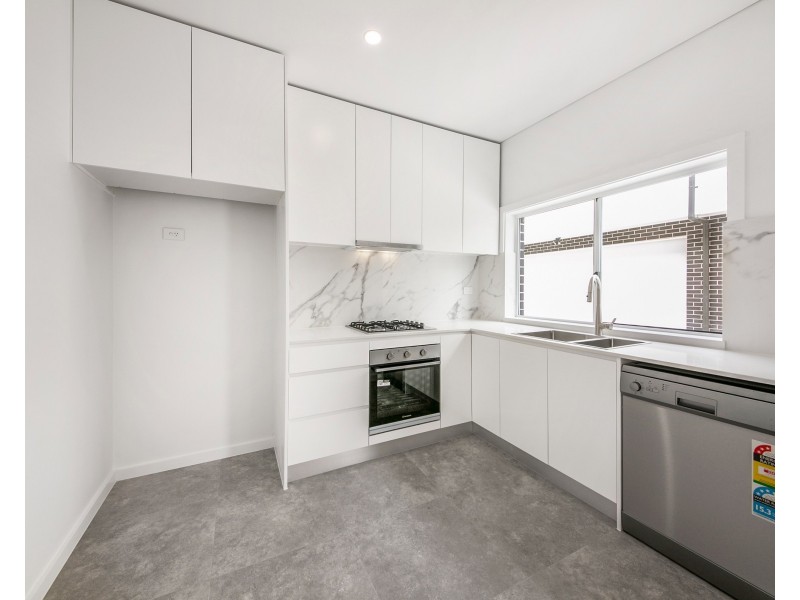 2/118 Centenary Rd, South Wentworthville NSW 2145