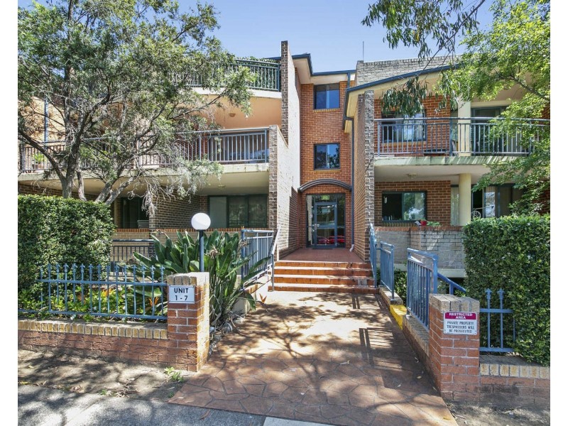 6/38 Sherwood Rd, Merrylands NSW 2160