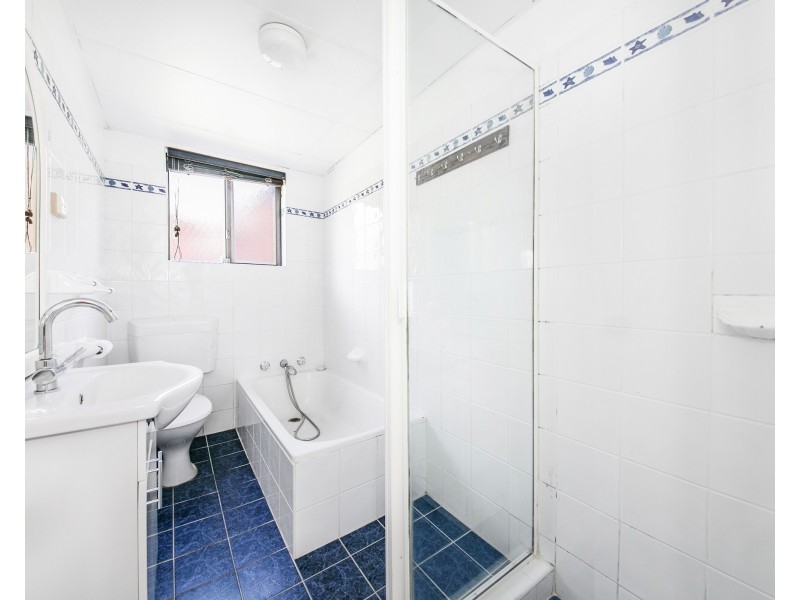 2/10 Birmingham St, Merrylands NSW 2160