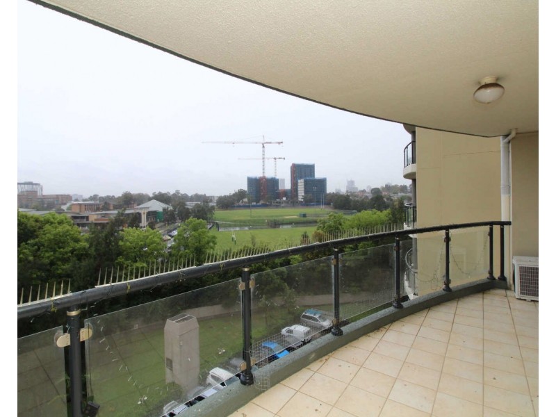 704/91A Bridge Rd, Westmead NSW 2145