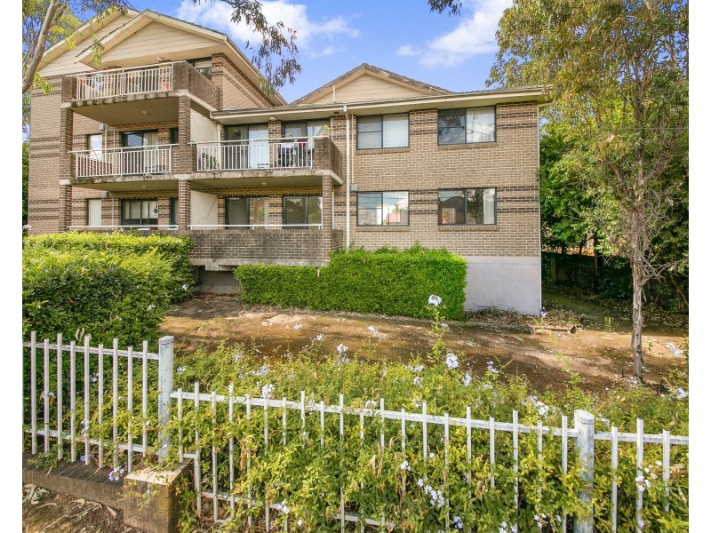 1/13 Oxford St, Merrylands NSW 2160