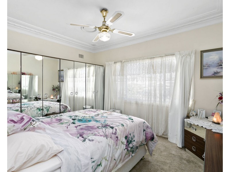 18 Renfrew Street, Guildford NSW 2161