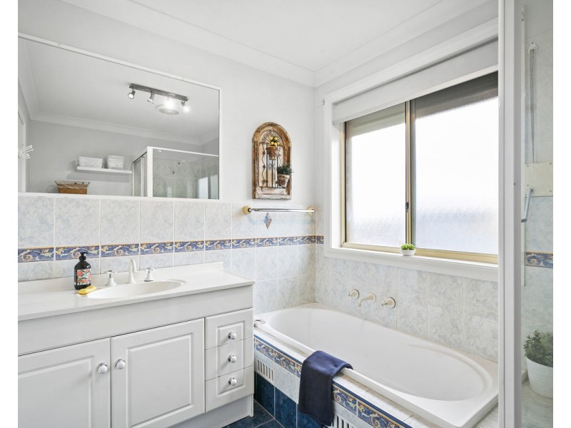 2/39a Burrabogee Road, Pendle Hill NSW 2145